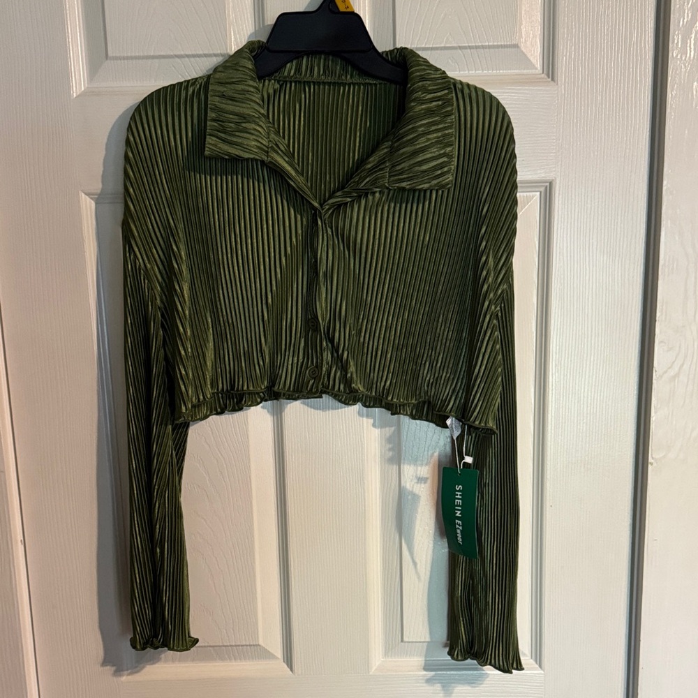 NWT SHEIN Olive Pleated Cropped Blouse